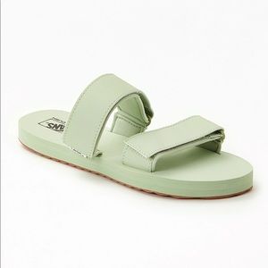 New Vans Women’s Size 8 Sandals Green